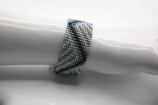 Zig Zag Woven Glass Bead Bracelet
